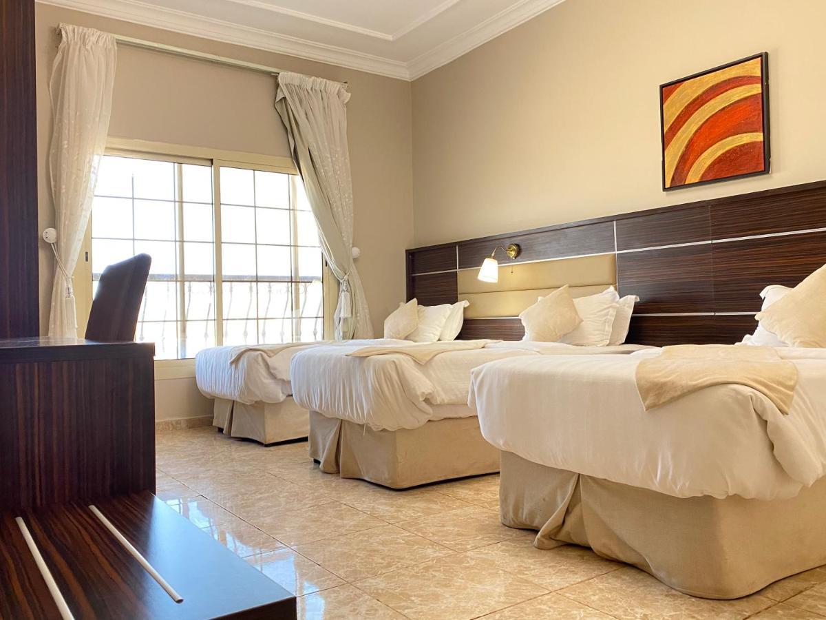Hotel Arees Beach à Rayyis Extérieur photo