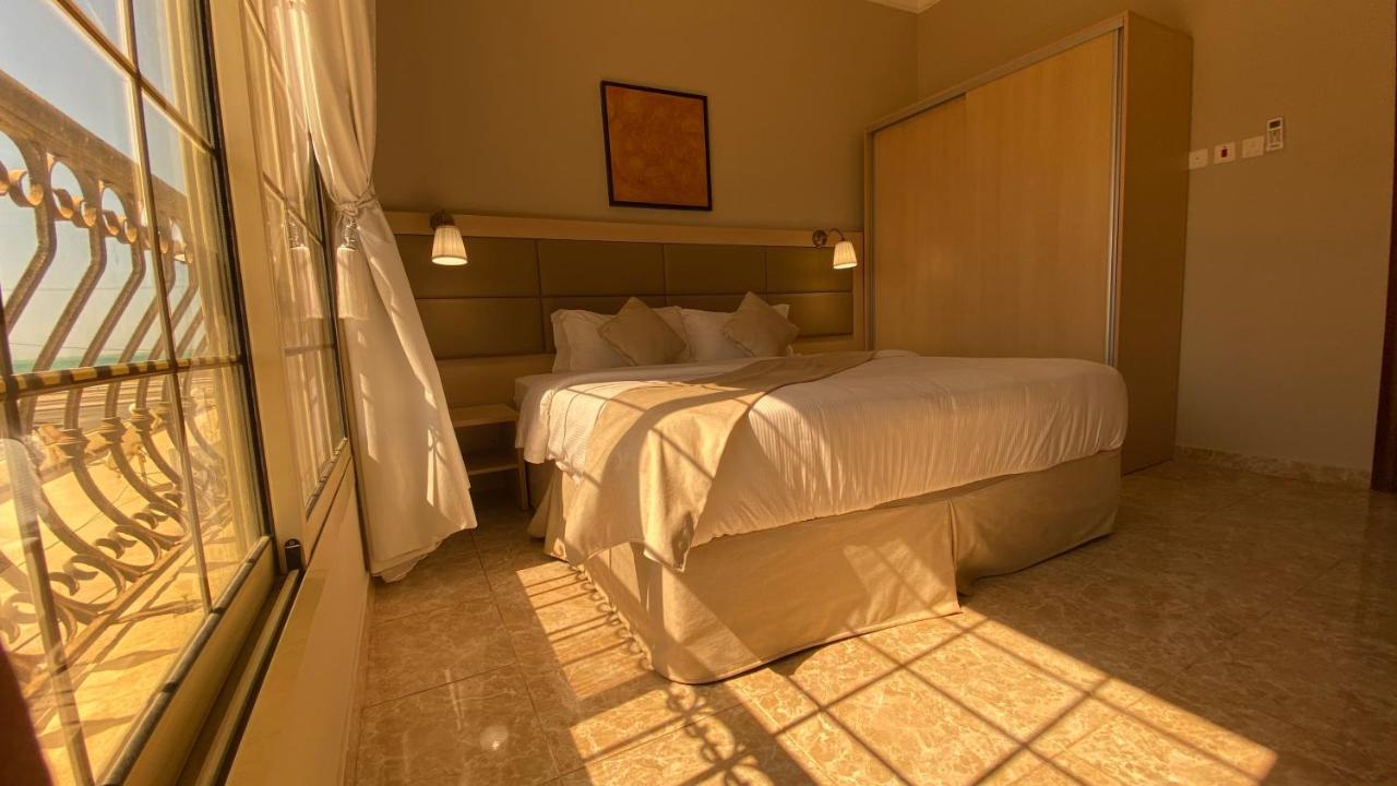 Hotel Arees Beach à Rayyis Extérieur photo