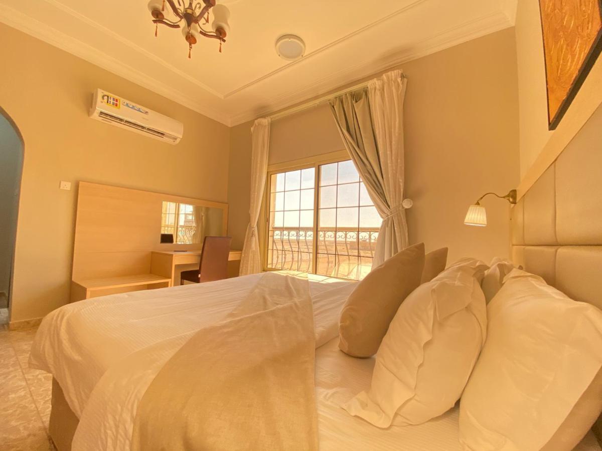 Hotel Arees Beach à Rayyis Extérieur photo