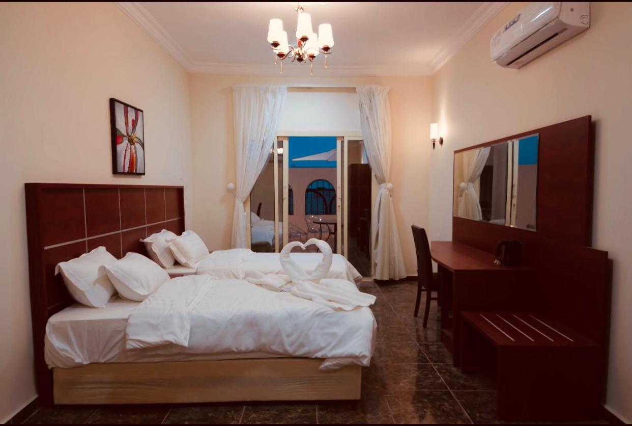 Hotel Arees Beach à Rayyis Extérieur photo