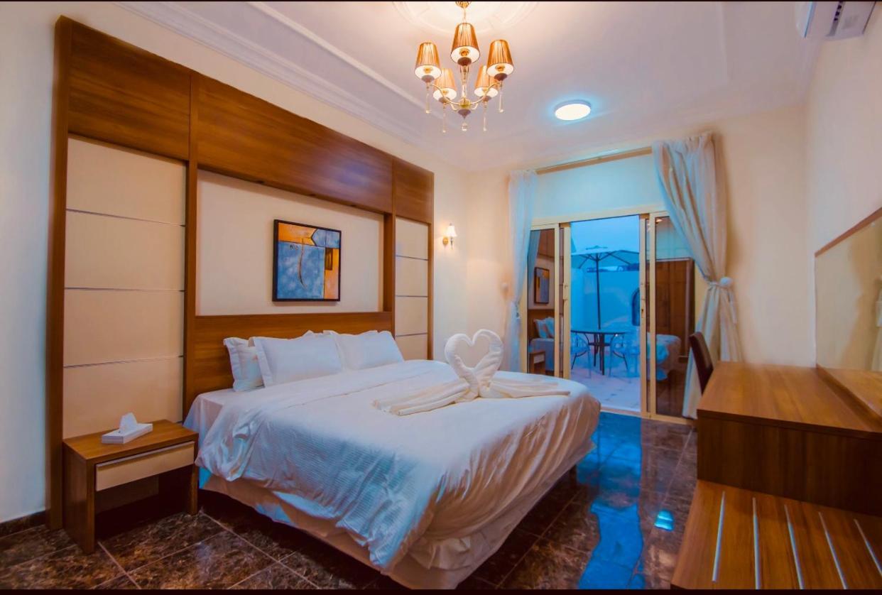 Hotel Arees Beach à Rayyis Extérieur photo